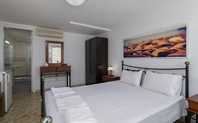 Areti'S Milos Guesthouses